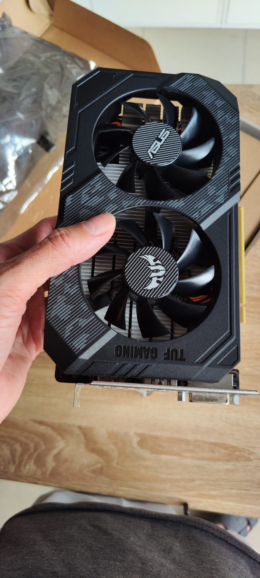 z5053887901180_219cedd30d1f1ee84fdac5cfd08a07eb Vga cạc màn hình rời các loại