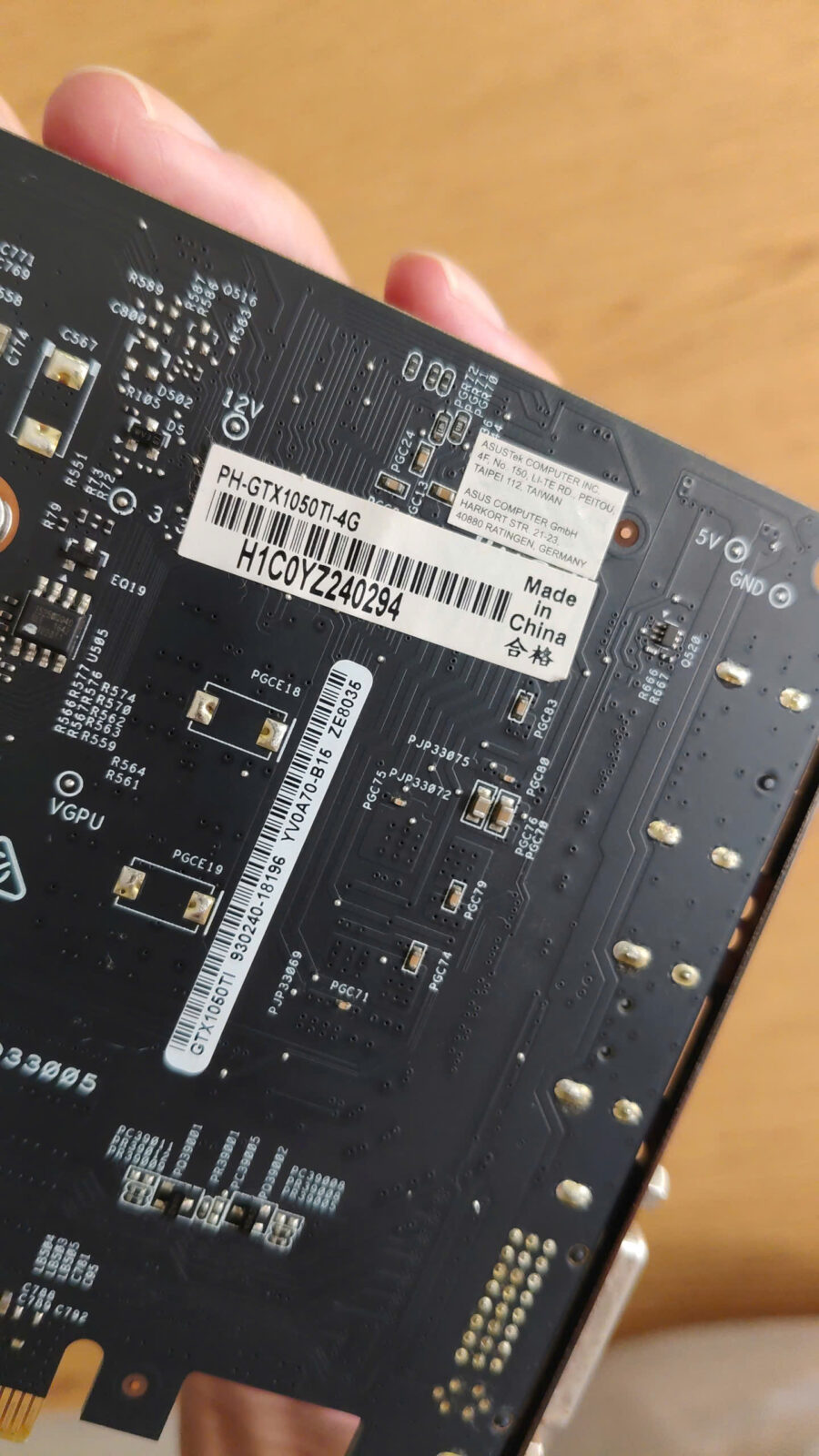 z7387050767139_ff33a5a8bc358fcd79cfb4ce0eae3872 Vga cạc màn hình rời các loại