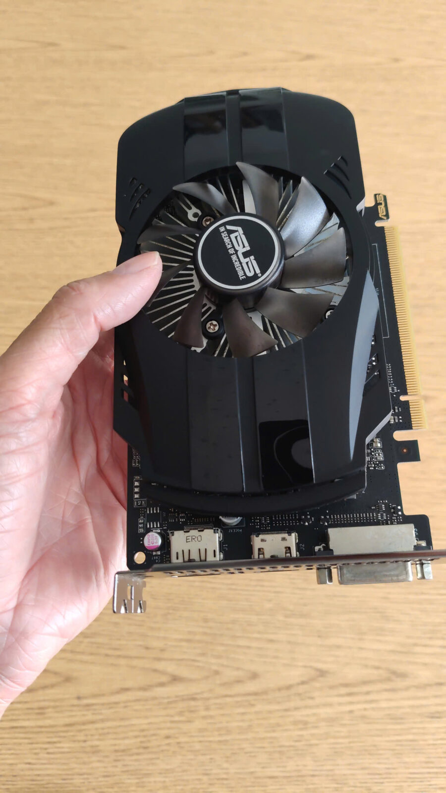 z7387050789125_649be371b1f0dea4da296f19ffcf29d6 Vga cạc màn hình rời các loại