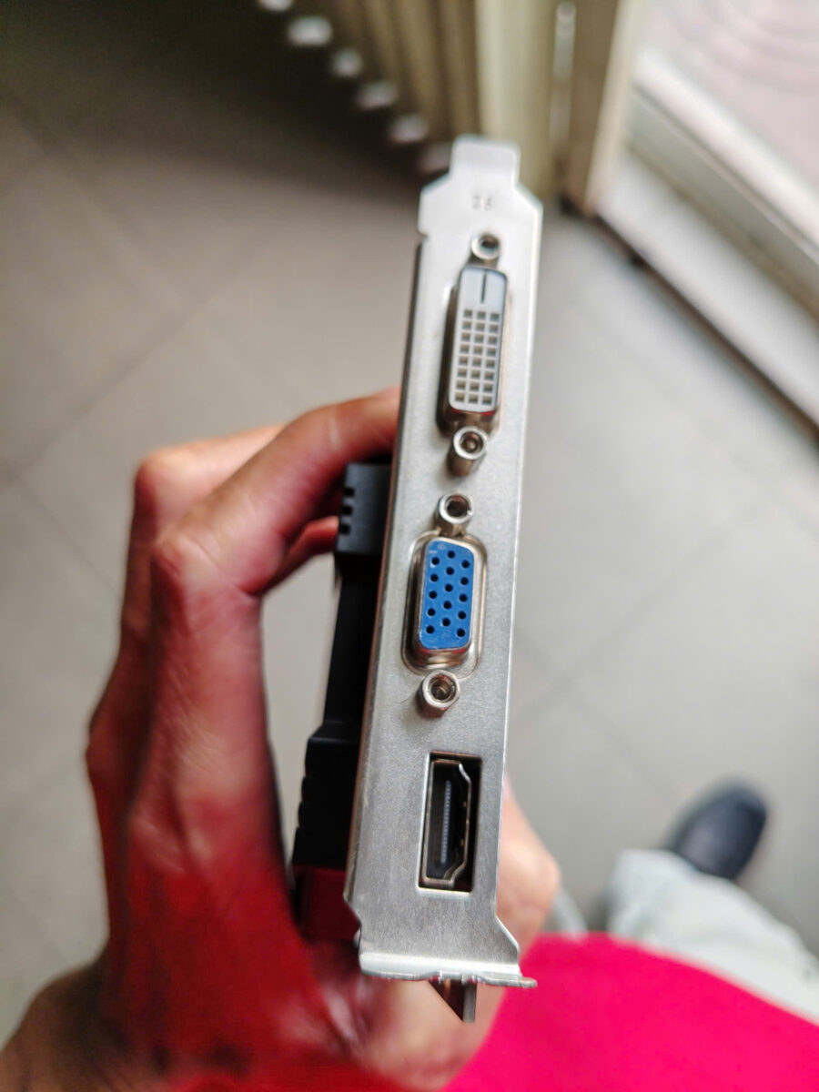 z7824877166152_dc4dc07dc73674106a29480f532eed5d Vga cạc màn hình rời các loại