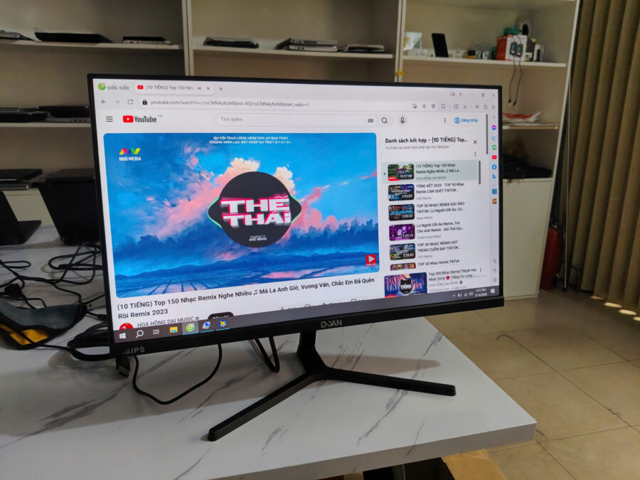 z7825463902938_f8b83b5834e38240b88d25fd080150aa Màn hình máy tính các loại