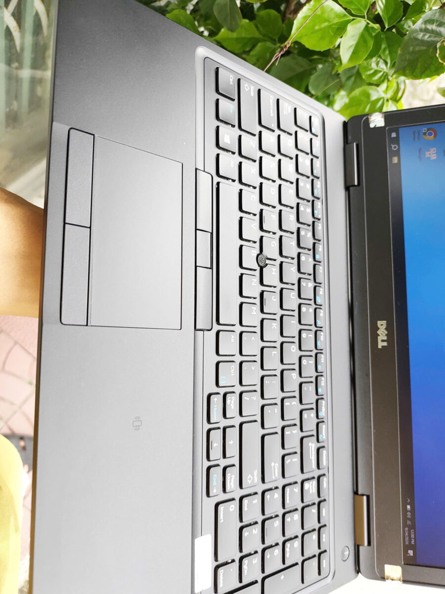 #1148 Laptop dell i7 vga rời đồ họa nhẹ