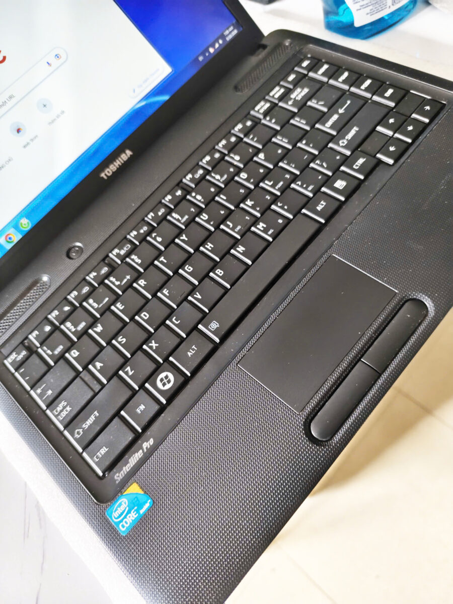 #1157 Laptop Tosiba i3 đẹp giá rẻ